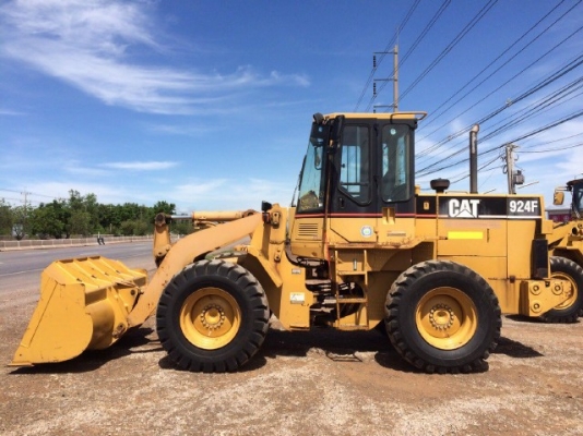 ขายรถตักล้อยาง CAT 924F รถนอกนำเข้าจากญี่ปุ่น สภาพสวยพร้อมใช้ มีVDOการทำงานครับ
