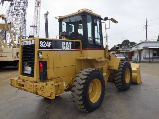 ขายรถตักล้อยาง CAT 924F รถนอกนำเข้าจากญี่ปุ่น สภาพสวยพร้อมใช้ มีVDOการทำงานครับ