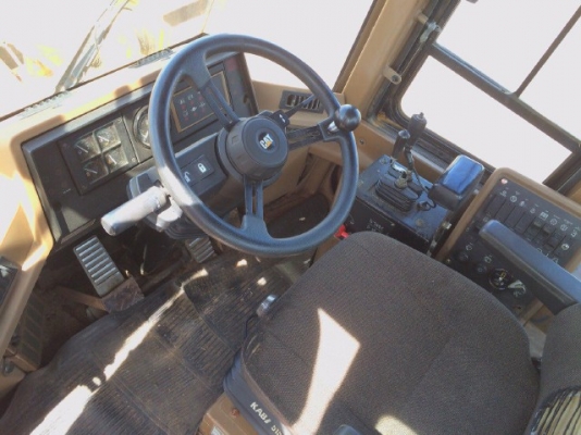 ขายรถตักล้อยาง CAT 924F รถนอกนำเข้าจากญี่ปุ่น สภาพสวยพร้อมใช้ มีVDOการทำงานครับ