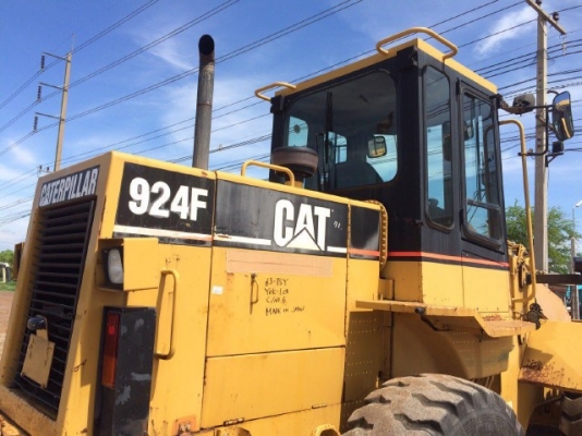 ขายรถตักล้อยาง CAT 924F รถนอกนำเข้าจากญี่ปุ่น สภาพสวยพร้อมใช้ มีVDOการทำงานครับ