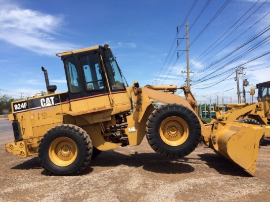 ขายรถตักล้อยาง CAT 924F รถนอกนำเข้าจากญี่ปุ่น สภาพสวยพร้อมใช้ มีVDOการทำงานครับ