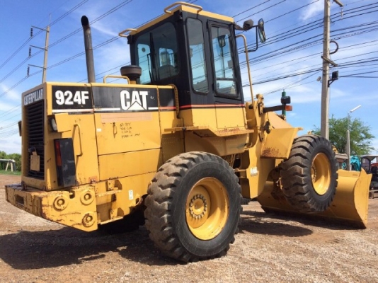 ขายรถตักล้อยาง CAT 924F รถนอกนำเข้าจากญี่ปุ่น สภาพสวยพร้อมใช้ มีVDOการทำงานครับ