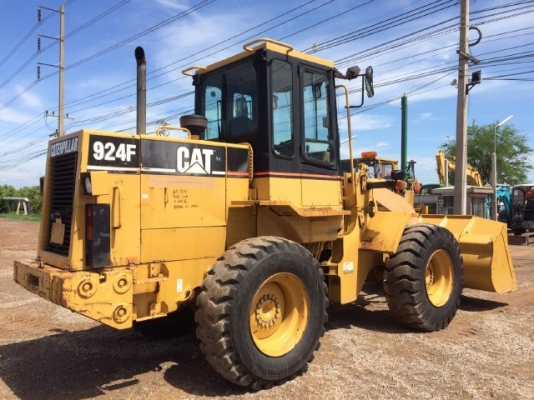 ขายรถตักล้อยาง CAT 924F รถนอกนำเข้าจากญี่ปุ่น สภาพสวยพร้อมใช้ มีVDOการทำงานครับ