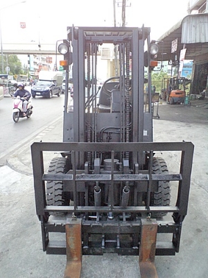 ขายรถยกSUMITOMO 2.5 ตัน  เครื่องดีเซล  กระบอกคู่  งาเทด้ำ  เสาสูง 3 เมตร แผงงาสไลด์ ยางตันใหม่  พวงมาลัยเพาเว่อร์  สีเดิมจากนอก นำเข้าจากญี่ปุ่น ใช้งานได้ทันที ราคา230000