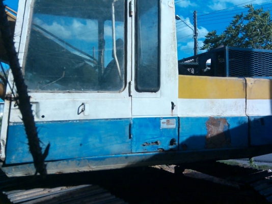 ขายรถแบคโฮ KOMATSU PC200-3 ราคา 270000