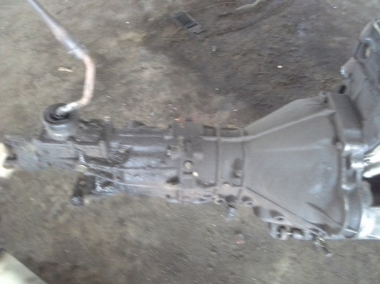 ขาย เครื่องNISSAN TD25ฝาขาวเครื่อง+เกีย(ไม่มีเลข)