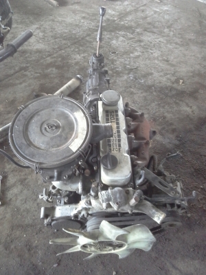 ขาย เครื่องNISSAN TD25ฝาขาวเครื่อง+เกีย(ไม่มีเลข)