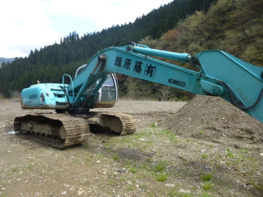 ขายรถแบคโฮ KOBELCO SK200 MARK 5 รถนอกนำเข้าสภาพสวย สภาพสวยพร้อมใช้งาน ถึงไทยเร็วๆนี้ครับ