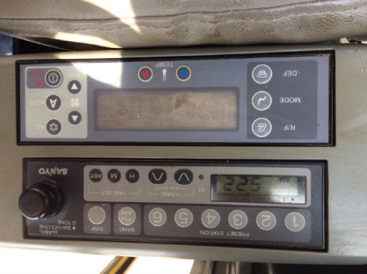 ขายรถแบคโฮ KOBELCO SK115SR YY04 ปี2005 คอลโทรลสั้น รถนอกนำเข้าจากญี่ปุ่น สภาพสวยพร้อมใช้ มีVDOการทำงานครับ ขายรถแบคโฮ KOBELCO SK115SR YY04 ปี2005 คอลโทรลสั้น รถนอกนำเข้าจากญี่ปุ่น สภาพสวยพร้อมใช้ มีVDOการทำงานครับ