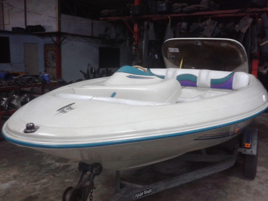 เรือ Rush XP JET Boat เครื่องMercruiser Sport Jet Oil Injection 120 แรงม้า 2 จังหวะ ขนาด 14 ฟุต นำเข้าจากประเทศญี่ปุ่น