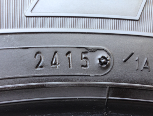 ยาง Dunlop 265 65 17 กลางปี15 ดอกเต็ม ไม่มีปะ ราคาไม่แพง