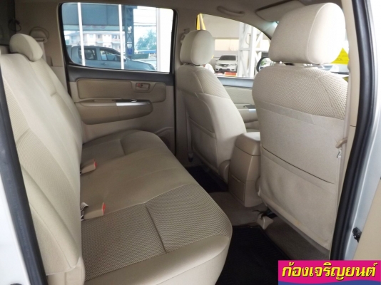 TOYOTA	VIGO เกียร์ออโต้ 4 ประตู 3.0G ปี 2011