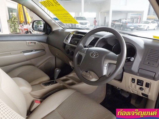 TOYOTA	VIGO เกียร์ออโต้ 4 ประตู 3.0G ปี 2011