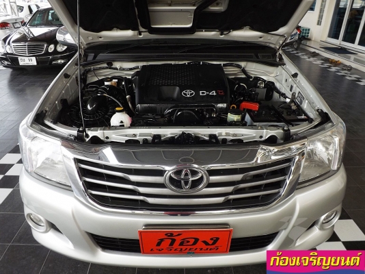 TOYOTA	VIGO เกียร์ออโต้ 4 ประตู 3.0G ปี 2011