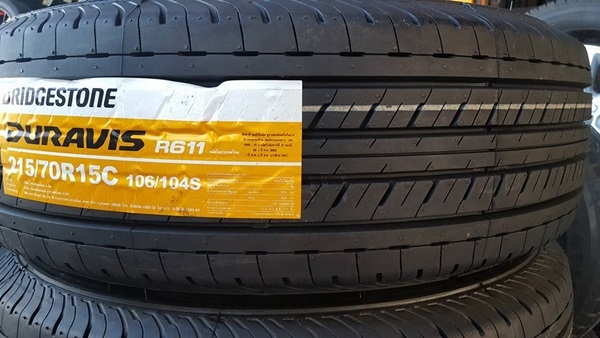 ขายยางใหม่215/70/15 ปี 16 BRIDGESTONE R611 1/เส้น2900