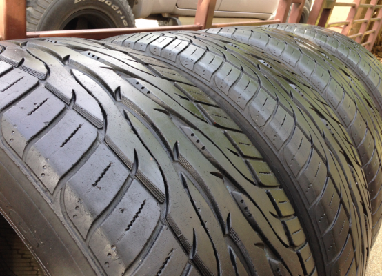 ยาง Toyo 265 50 20 กลางปี12 ดอกเยอะ ราคาไม่แพง