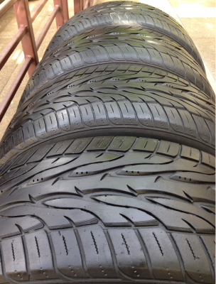 ยาง Toyo 265 50 20 กลางปี12 ดอกเยอะ ราคาไม่แพง