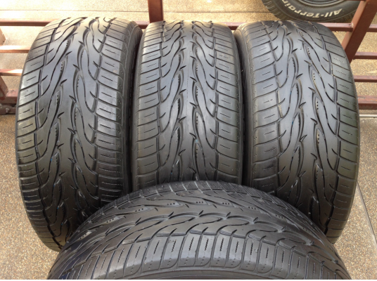 ยาง Toyo 265 50 20 กลางปี12 ดอกเยอะ ราคาไม่แพง