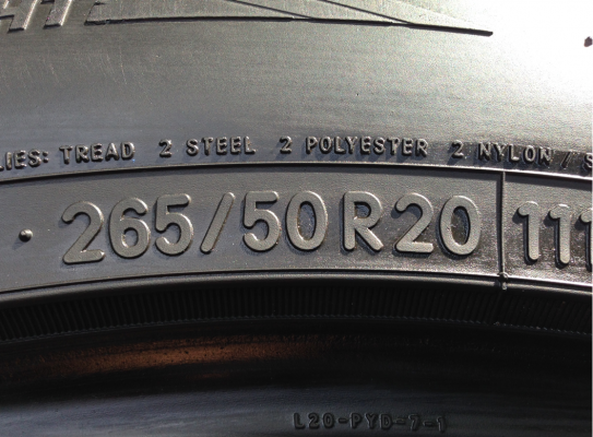 ยาง Toyo 265 50 20 กลางปี12 ดอกเยอะ ราคาไม่แพง