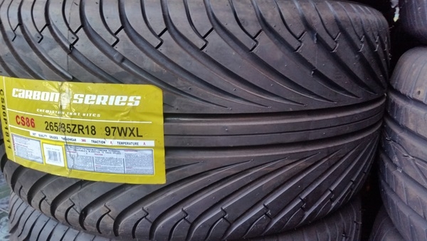 ขายยางใหม่235/40/18+265/35/18 ปี16 CARBON 4 เส้น