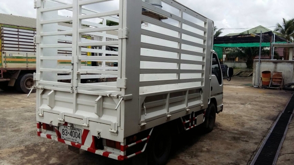 ขายรถบรรทุกสี่ล้อ Isuzu NKR เครื่อง 100 แรง ปี 51 ทะเบียนพร้อม