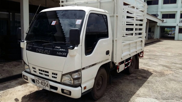 ขายรถบรรทุกสี่ล้อ Isuzu NKR เครื่อง 100 แรง ปี 51 ทะเบียนพร้อม