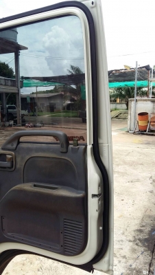 ขายรถบรรทุกสี่ล้อ Isuzu NKR เครื่อง 100 แรง ปี 51 ทะเบียนพร้อม