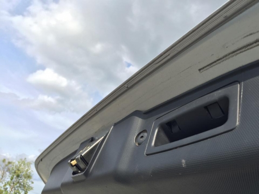 ขาย HONDA JAZZ เครื่อง1.5 E ตัวท็อปสุด ปี 2004 - 2547 มี ABS AIRBAG 2 ลูก รถไม่เคยติดแก็ส ครับ รับประกันให้ครับ เกียร์ออโต้ สีเทา เครื่องดี เงียบ วิ่งนื่ม พวงมาลัยเพาเวอร์