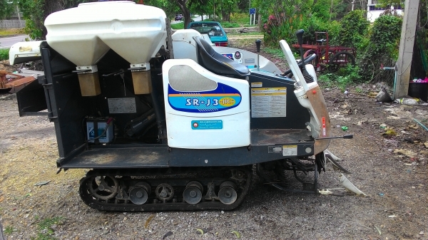 รถเกี่ยวข้าว คูโบต้า