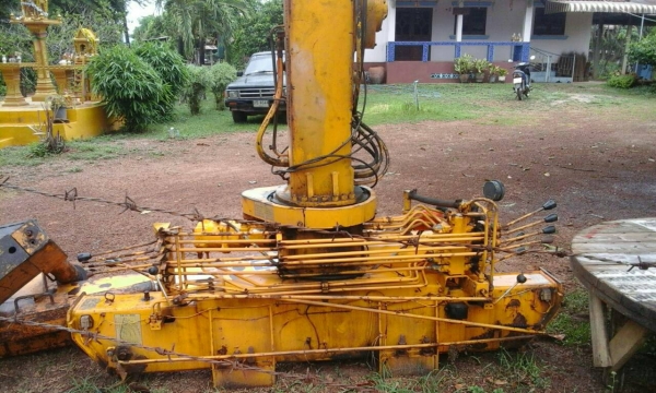 ขายด่วนหกล้อกระบะคอก FF3H 195  แรง ยาว 7.20 เมตร เครื่องดีครัชชีสวย พร้อมใช้งานได้เลย เอกสารพร้อมโอน 081-1597055K.อิ้ง 081-2995537 k.อุ้ด