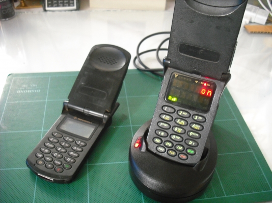 โทรศัพท์เคลื่อนที่ Motolola STARTAC