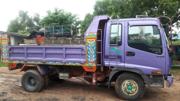 ขาย6ล้อดั้มพ์ISUZU DEACA 195 แรงใช้วาน3ปี ะร้อมใช้ เครื่องดี แชชซีสวย เอกสารใบอินวอยน์ ดูรถได้ที่ อ.ประทาย จ.นครราชสีมา โทร.0857698049 0887115178ID LINE ps5599 (ราคา495000$)