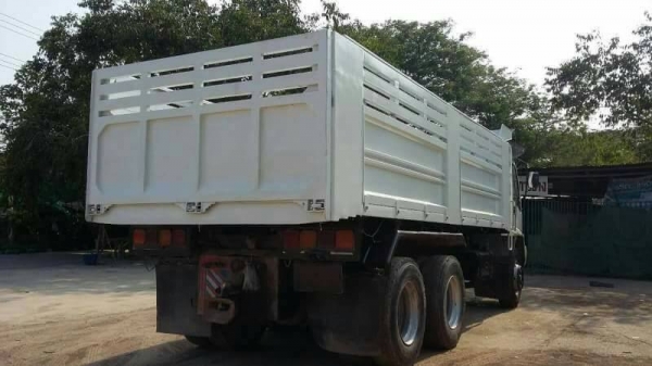 ขายรถ10ล้อ ดั้ม2เพลา 270ยูโรทู ปี48 รถสวยสภาพพร้อมใช้งาน เอกสารพร้อมโอน ราคา1,450,000 สนใจโทร 090-8588220คุณนะ 093-3258446คุณบิว หรือเข้าดูสินค้าอื่นๆได้ที่ www.narong2truck.com หรือ www.truck.in.th/498 หรือเพจFacebook ณรงค์ ซื้อขายรถมือสอง (เว็บไซต์ส่วนต