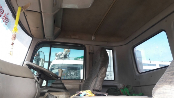 รถหัวลาก  HINO   6  ล้อ