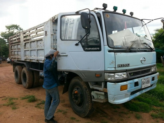 ขายรถ10ล้อ ดั้ม2เพลา FM227 วางหัวไฮเทค เครื่อง195แรง HO7D พาวเวอร์ จิฟฟี่ ภายในสวย เอกสารพร้อมโอน ราคา780,000 สนใจโทร 090-8588220คุณนะ 093-3258446คุณบิว หรือเข้าดูสินค้าอื่นๆได้ที่ www.narong2truck.com หรือ www.truck.in.th/498 หรือเพจFacebook ณรงค์ ซื้อขา