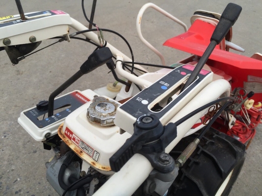 รถเกี่ยวข้าวแบบเดินตาม มัดรวง YANMAR 15,500 บาท