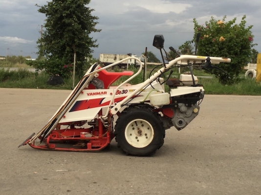 รถเกี่ยวข้าวแบบเดินตาม มัดรวง YANMAR 15,500 บาท