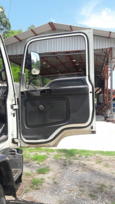 รถอีซูซุ 6 ล้อดั้ม FTR  195 แรงม้า. ปี 43.    สนใจติดต่อ  081 - 6079515