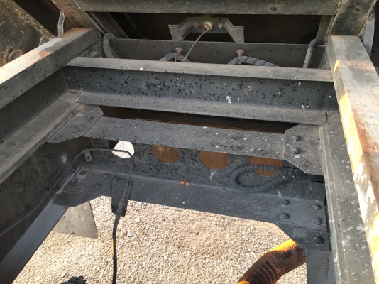 รถอีซูซุ 6 ล้อดั้ม FTR  195 แรงม้า. ปี 43.    สนใจติดต่อ  081 - 6079515