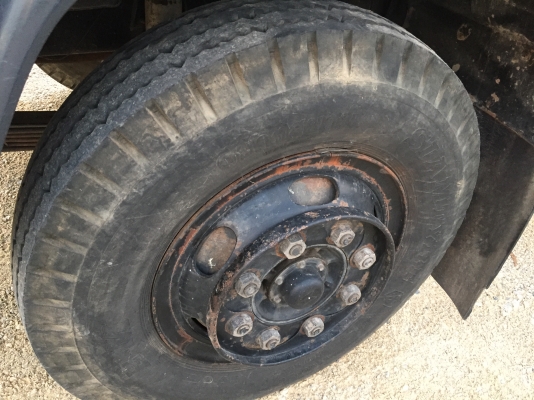 รถอีซูซุ 6 ล้อดั้ม FTR  195 แรงม้า. ปี 43.    สนใจติดต่อ  081 - 6079515