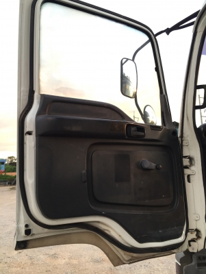 รถอีซูซุ 6 ล้อดั้ม FTR  195 แรงม้า. ปี 43.    สนใจติดต่อ  081 - 6079515