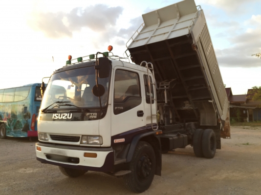 รถอีซูซุ 6 ล้อดั้ม FTR  195 แรงม้า. ปี 43.    สนใจติดต่อ  081 - 6079515