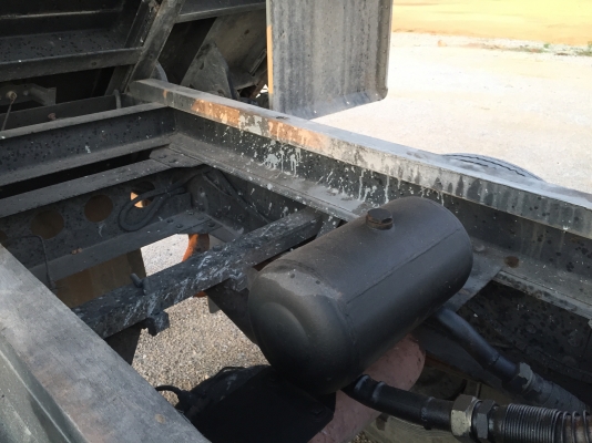 รถอีซูซุ 6 ล้อดั้ม FTR  195 แรงม้า. ปี 43.    สนใจติดต่อ  081 - 6079515