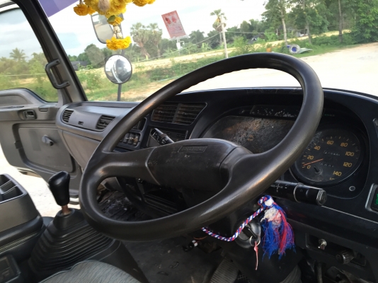 รถอีซูซุ 6 ล้อดั้ม FTR  195 แรงม้า. ปี 43.    สนใจติดต่อ  081 - 6079515