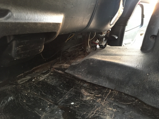 รถอีซูซุ 6 ล้อดั้ม FTR  195 แรงม้า. ปี 43.    สนใจติดต่อ  081 - 6079515