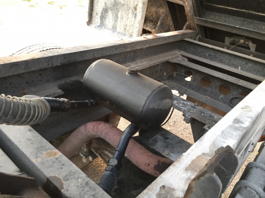 รถอีซูซุ 6 ล้อดั้ม FTR  195 แรงม้า. ปี 43.    สนใจติดต่อ  081 - 6079515