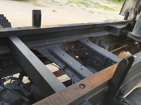 รถอีซูซุ 6 ล้อดั้ม FTR  195 แรงม้า. ปี 43.    สนใจติดต่อ  081 - 6079515