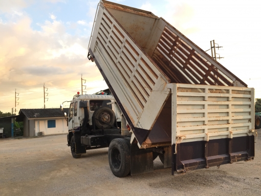 รถอีซูซุ 6 ล้อดั้ม FTR  195 แรงม้า. ปี 43.    สนใจติดต่อ  081 - 6079515