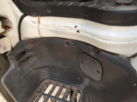 รถอีซูซุ 6 ล้อดั้ม FTR  195 แรงม้า. ปี 43.    สนใจติดต่อ  081 - 6079515