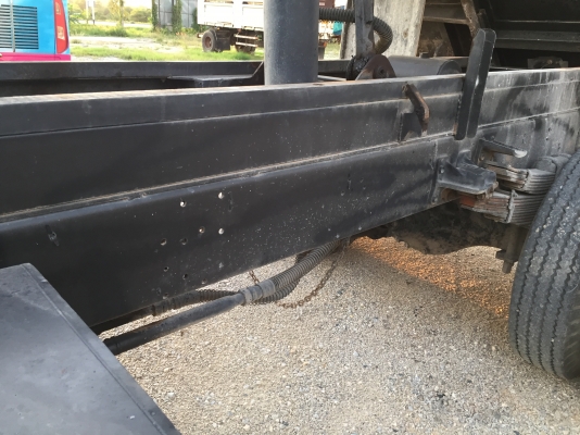 รถอีซูซุ 6 ล้อดั้ม FTR  195 แรงม้า. ปี 43.    สนใจติดต่อ  081 - 6079515